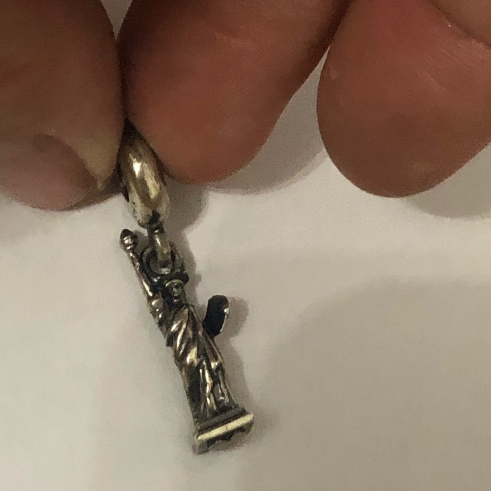Pandora New York Charm